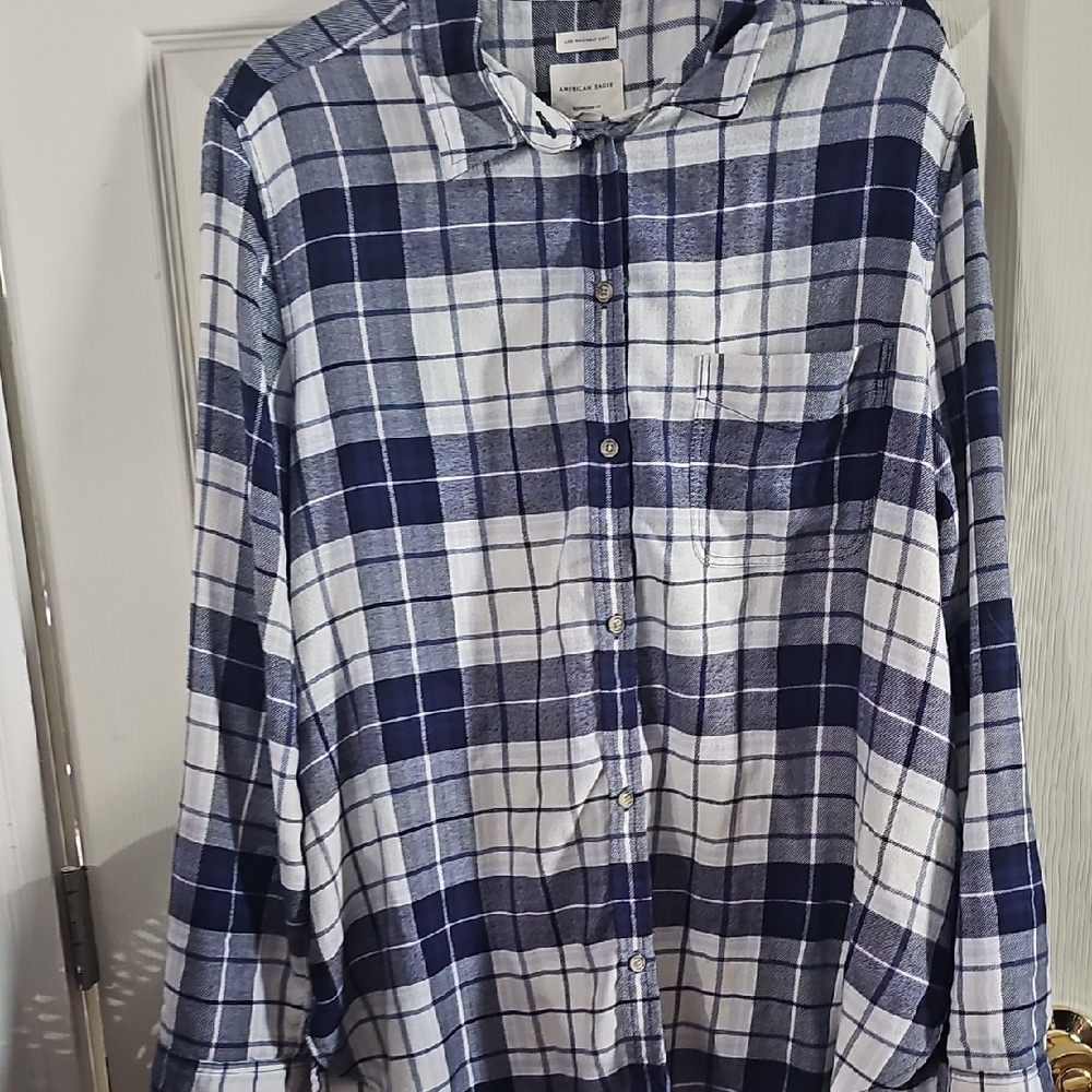 American Eagle Navy and White Checkered Shirt